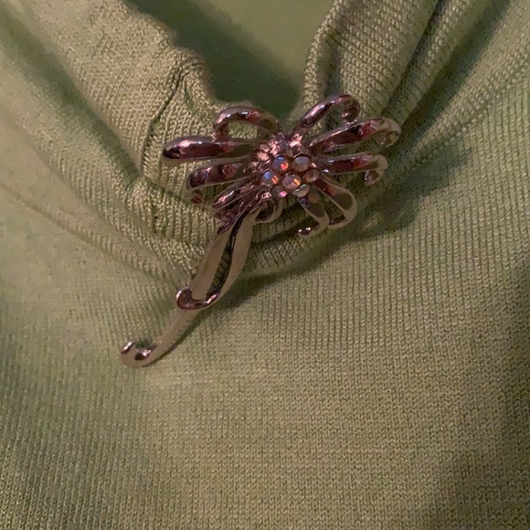 Ruby Cho Lime Tank Blouse with Brooch - Picture 4 of 8